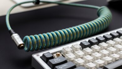 Cabos em Espiral nos Teclados Mecânicos: Moda, Mito ou Utilidade Real?